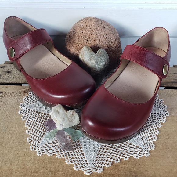 RED Dansko Beatrice MaryJane Clog Burnished Velcro Strap Button Boho 37 38 40 - Picture 4 of 15
